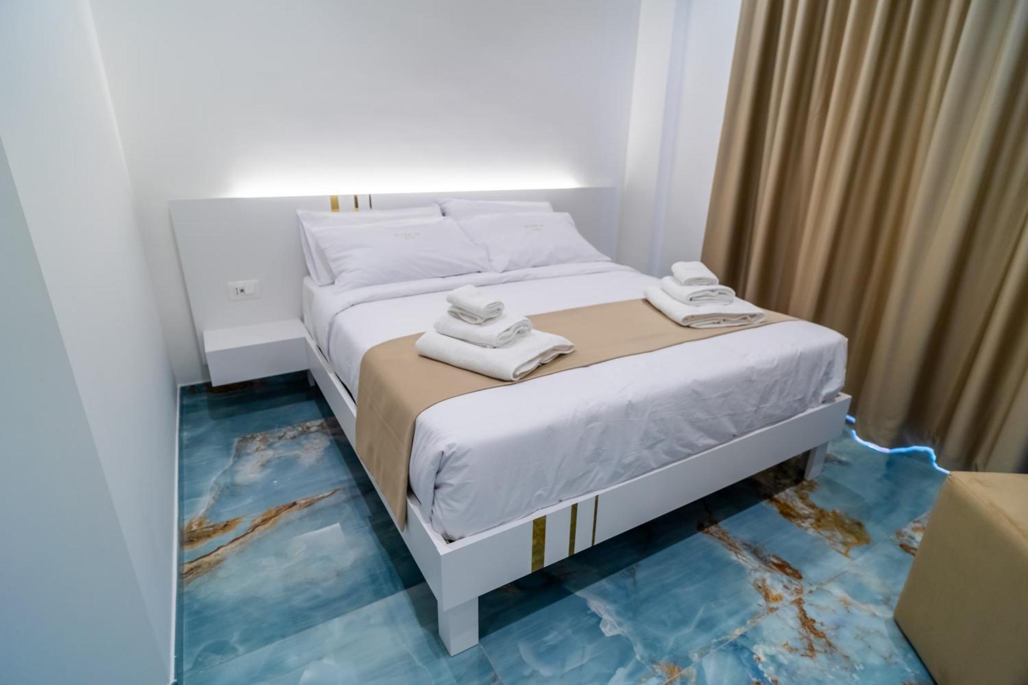 Suite 14 Scalea Bagian luar foto