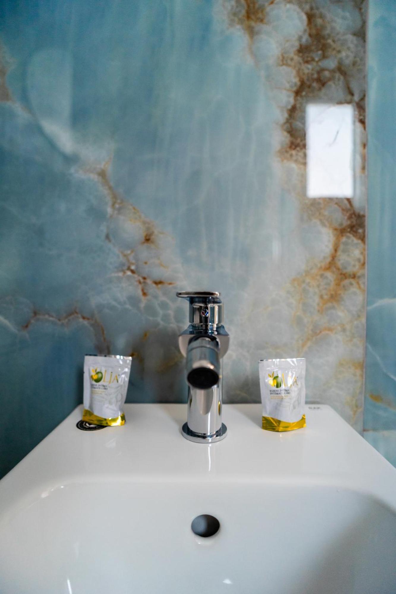 Suite 14 Scalea Bagian luar foto