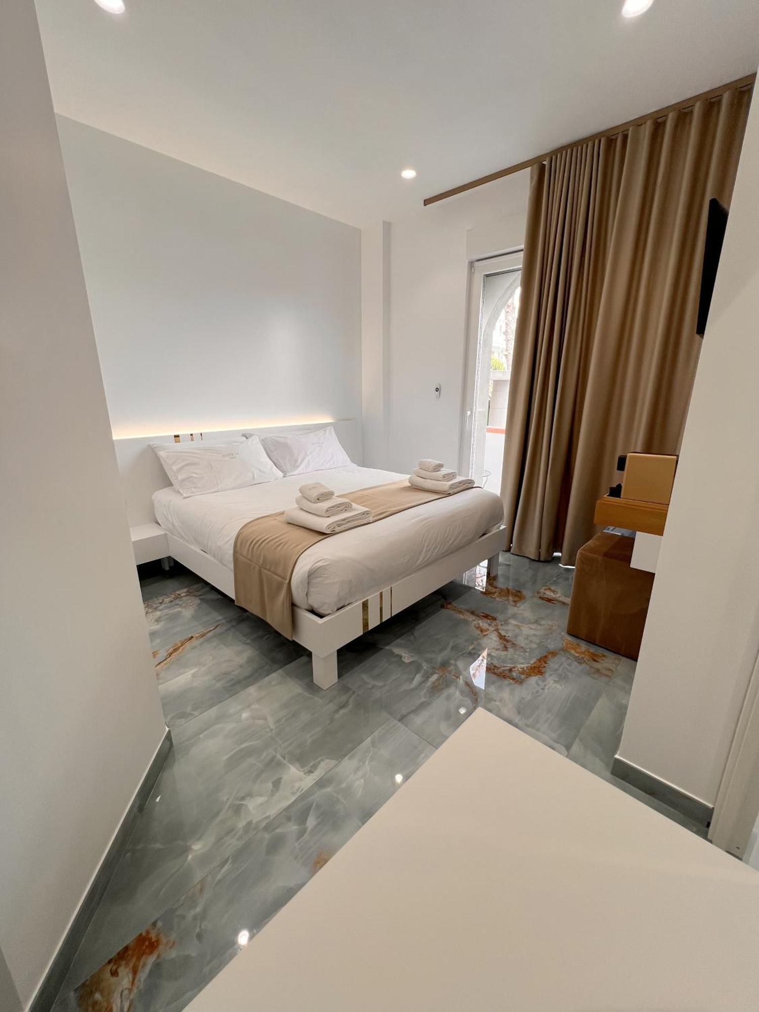 Suite 14 Scalea Bagian luar foto