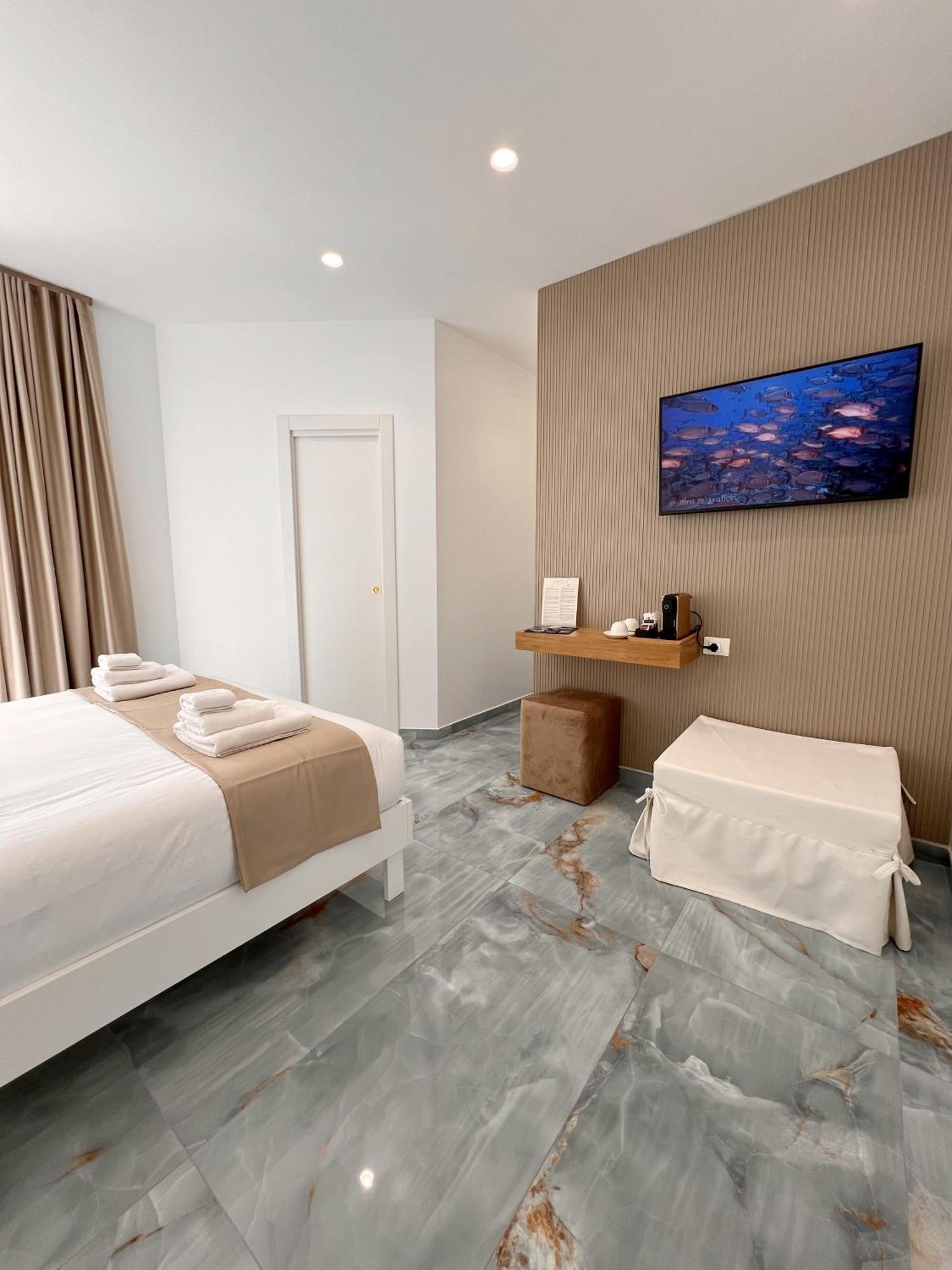 Suite 14 Scalea Bagian luar foto